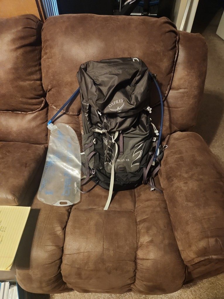 Osprey Talon 33 Backpack with 3.0L Water Bladder