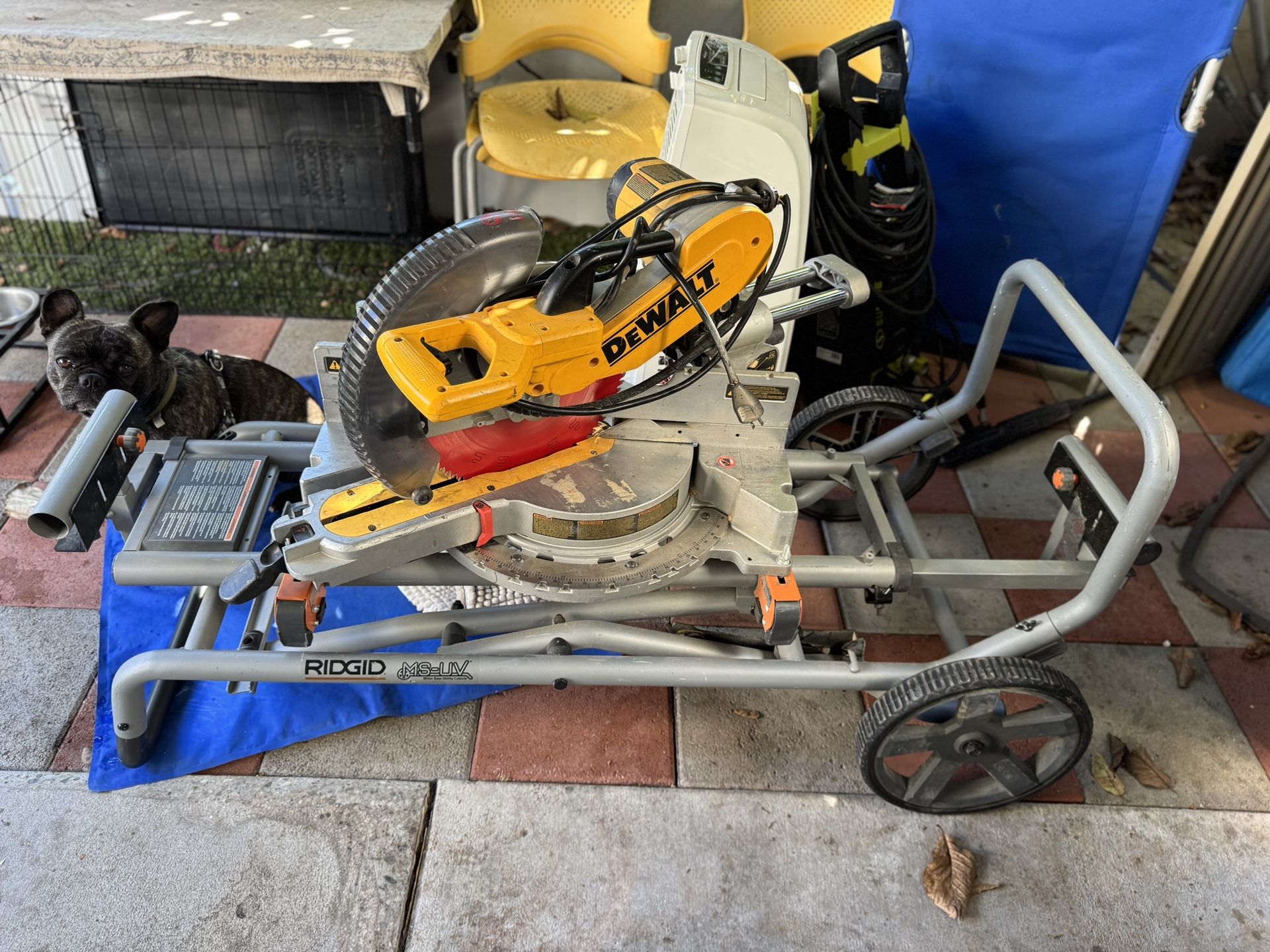 DEWALY CIRCULAR SAW