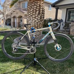 Gravel Bike