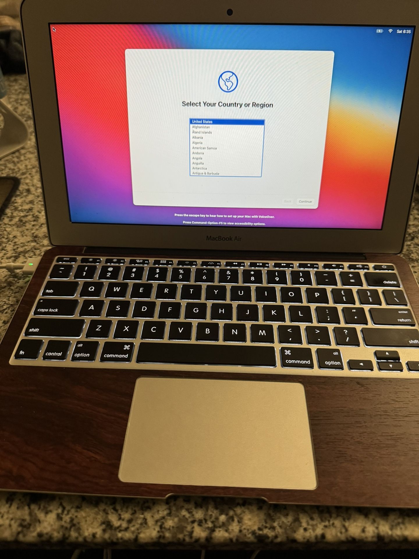 Apple MacBook Air (11 Inch, Core i5 1.3, Mid 2013) A1465