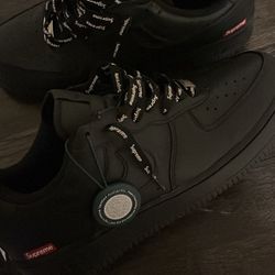 BLACK SUPREME AIR FORCES SIZE 11