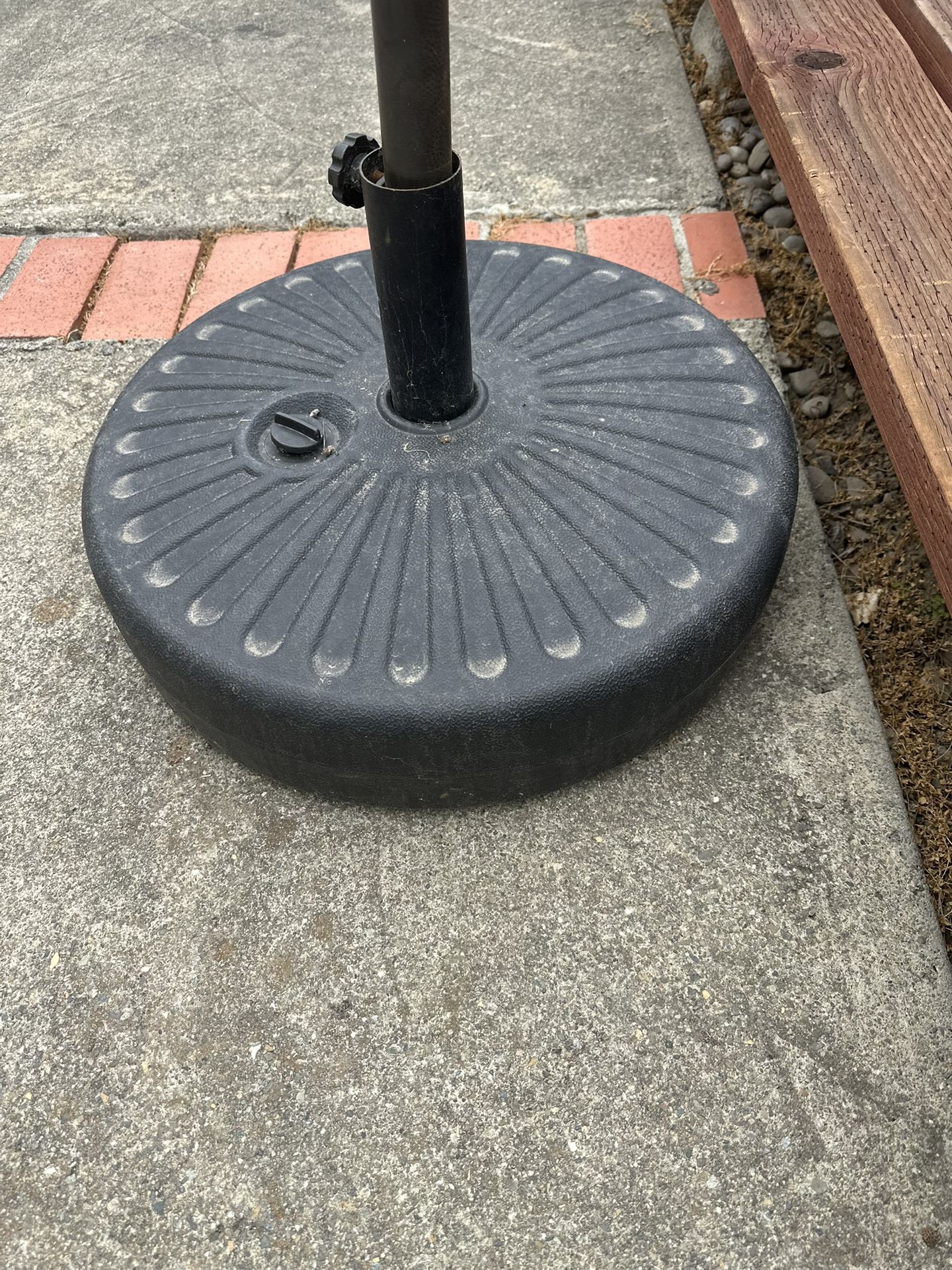 Fillable Umbrella Base Stand Round Sunburst Plastic Patio Umbrella Base Stand, Pole Holder for Outdoor, Lawn w/ 55lbs Weight Capacity, Adjustment Knob