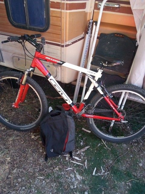 GT Backwoods, Triple Triangle Bicycle. 27 Speed 
