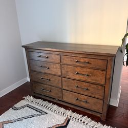 Vintage Lane 8 drawer dresser