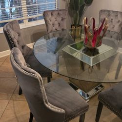 Stunning Dinning Set