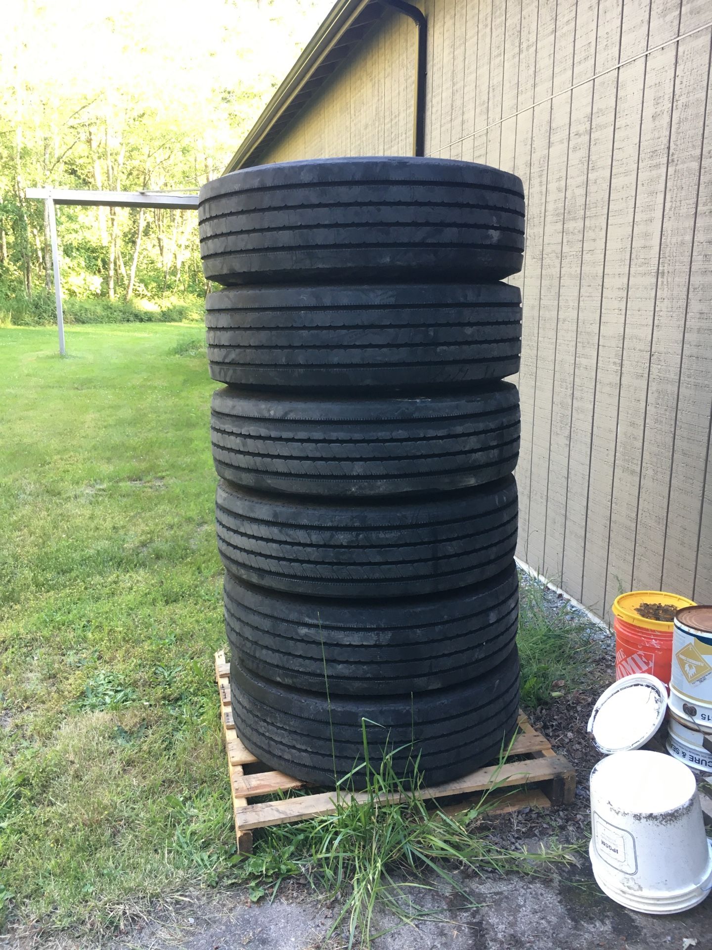 Michelin XRV Tires 305/70R22.5