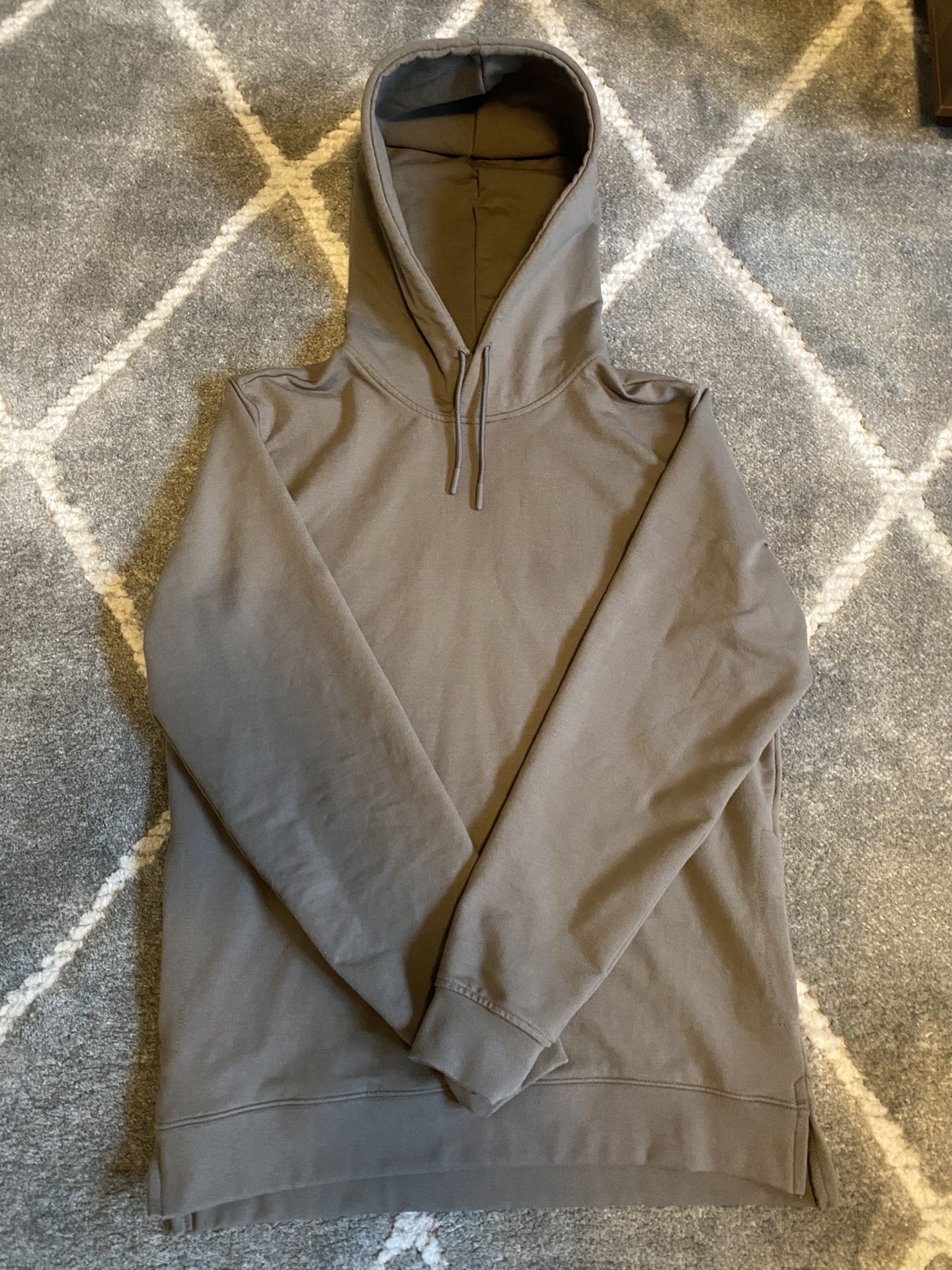 CUTS Hyper-loop, Blank split Hem Hoodie, Mens Medium
