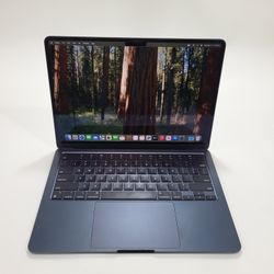 2022 Apple MacBook Air 13.6 " M2 8C GPU 3.5GHz 8GB RAM 256GB SSD A2681