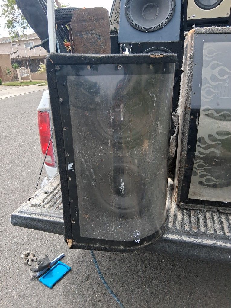 Car subs for sale , nothing over $150 I have 10 inch subs 12 In subs 15 Is inch subs