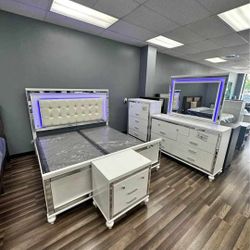 LH 👉$39 Down Payment  For Financing 👉Valentino Silver Queen Size Bedroom Set 