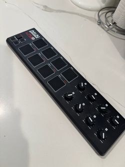 Akai Professional LPD8 USB MIDI Pad Controller