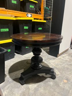 Round Accent / Center Table