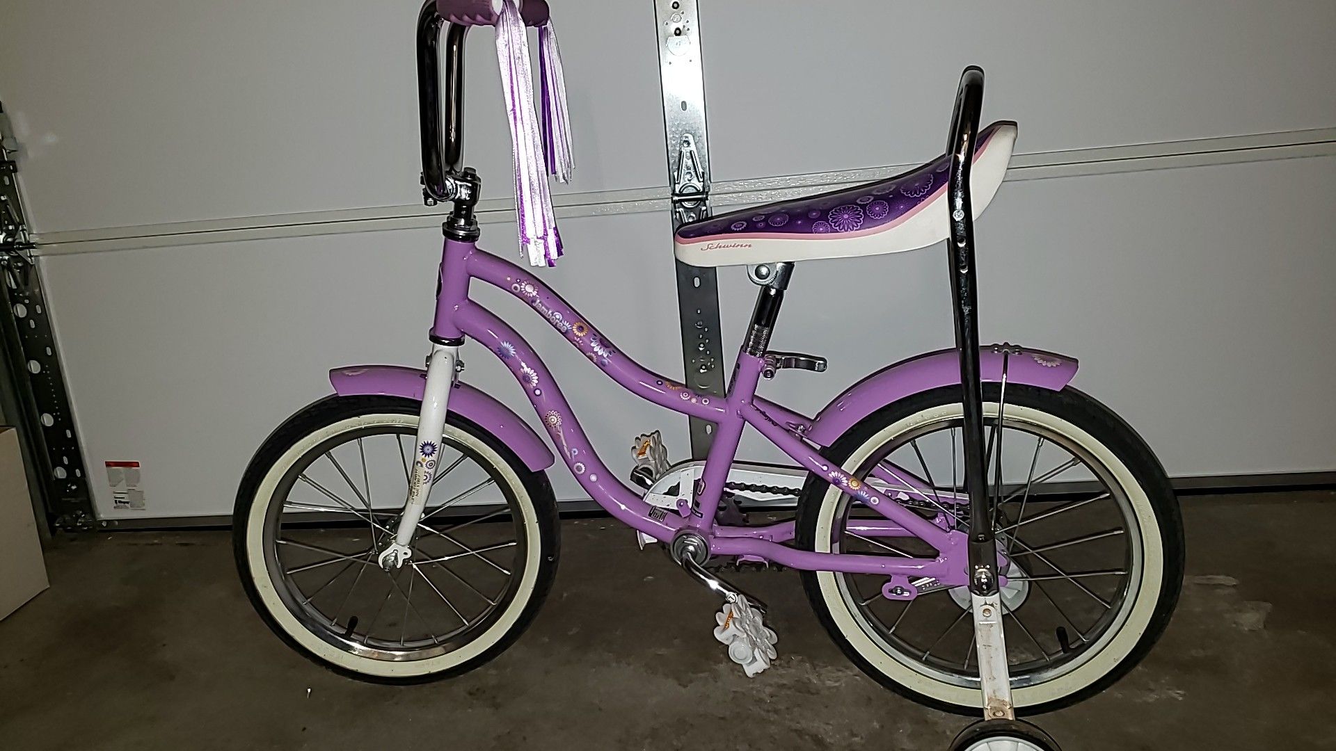 Schwinn jamboree 16 inch bicycle bike purple like new training wheels