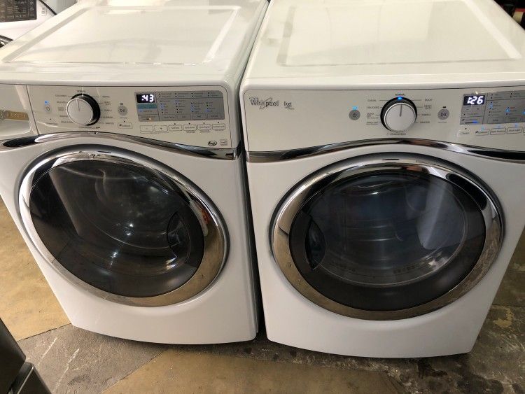 Whirlpool Washer and Gas Dryer Set