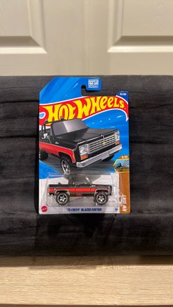 2025 Hot Wheels '75 Chevy Blazer Custom, Black & Red Squarebody Topless, HW DIRT