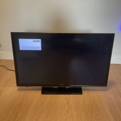 LG Tv 32” (no remote)