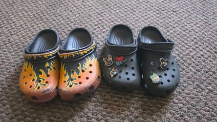 2 kids crocs