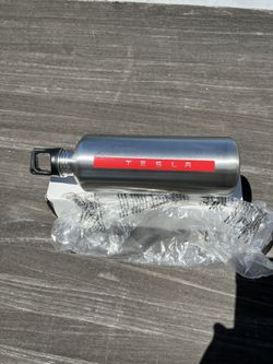 TESLA STAINLESS STEEL WATER BOTTLE 18/8 Red SILVER H2GO Black Lid Hook