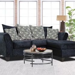 Black Sectional With Chaise 