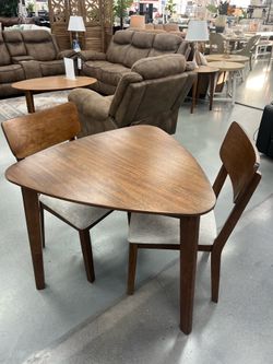 TRIANGLE WOODEN DINING SET 3   PC (36”x36”X36”  30H