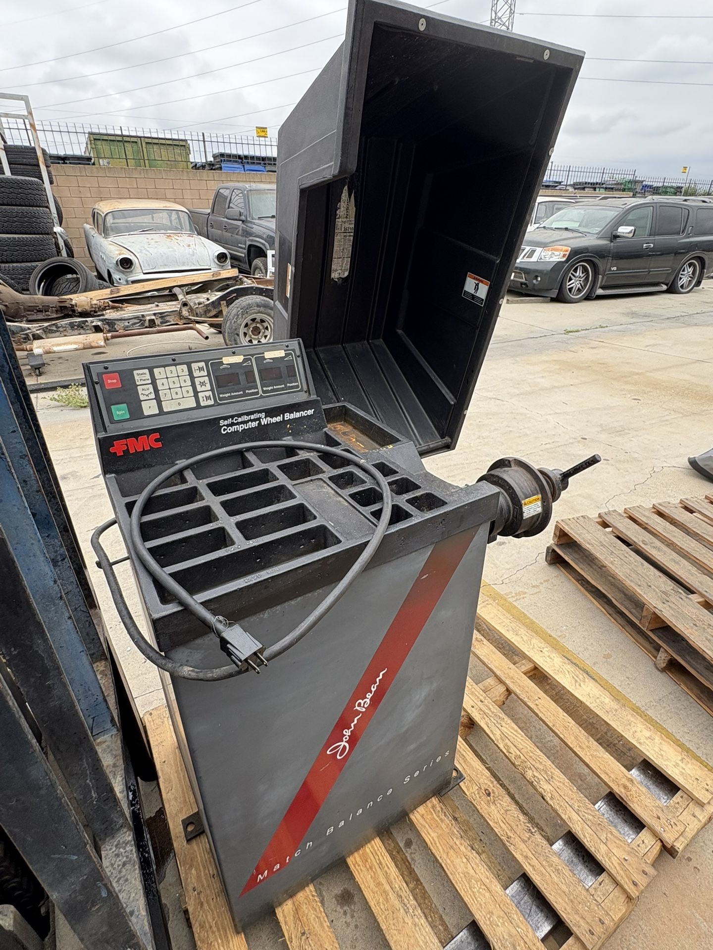 FMC Tire, Balancer Machine