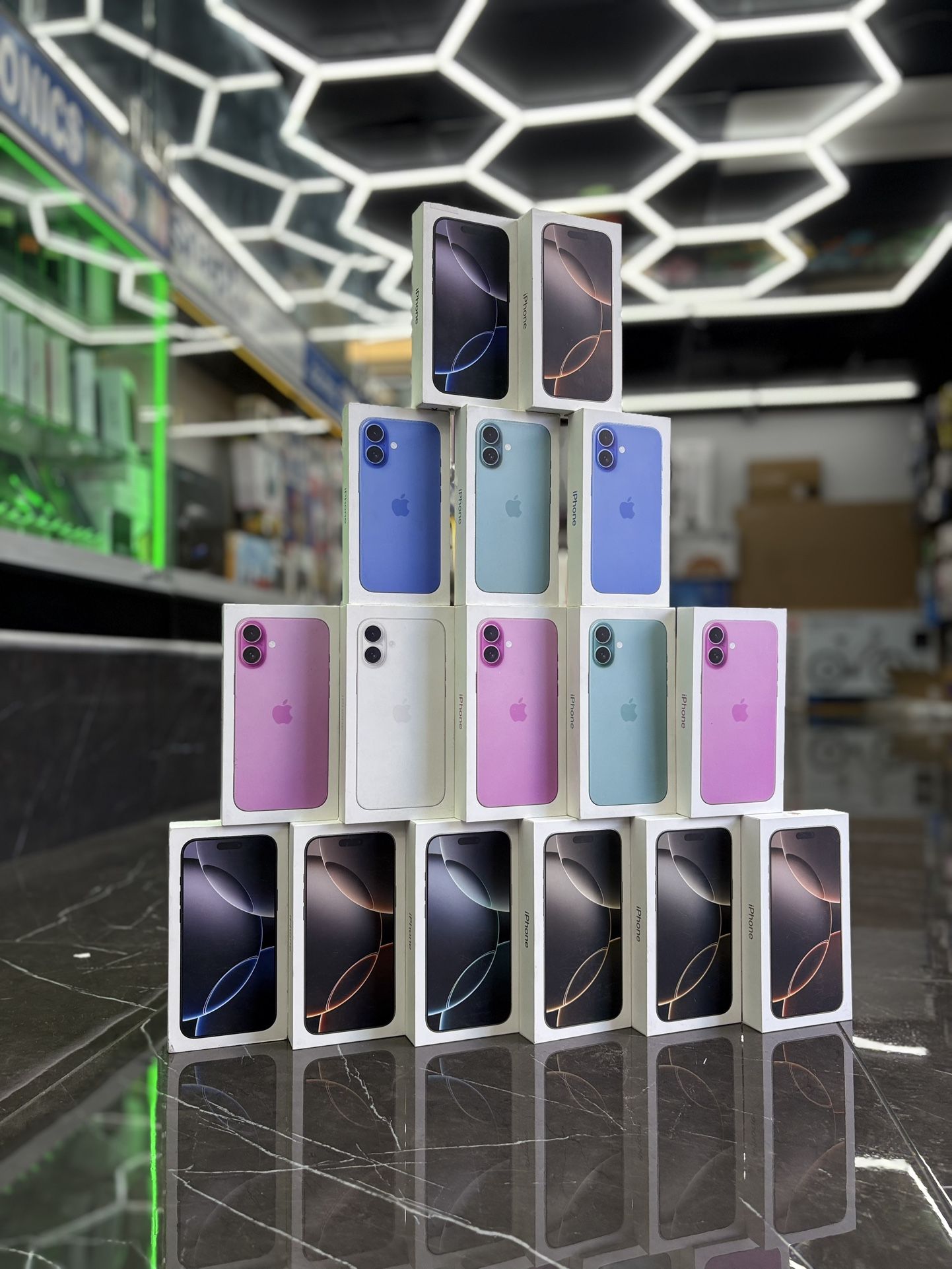 iPhone 16, iPhone 16 Plus, iPhone 16 Pro & iPhone 16 Pro Max (Take It Home In Payments/ llévalo a casa en pagos