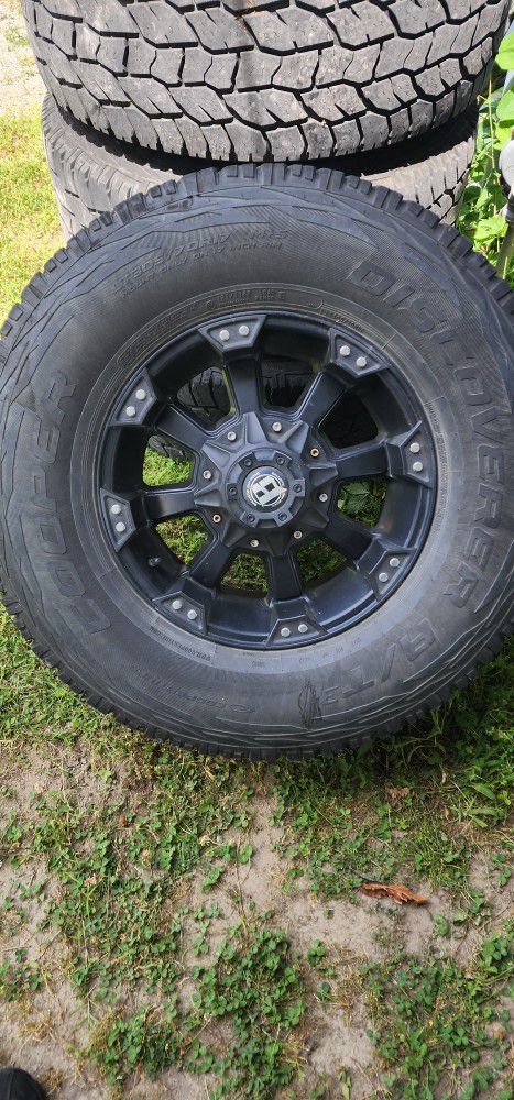 Ballistic Offroad 17" Wheels And Tires