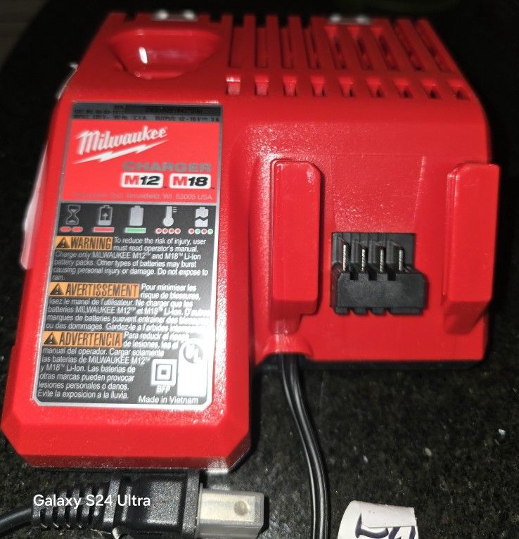 Milwalkee Dual Fast Charger M12 M18