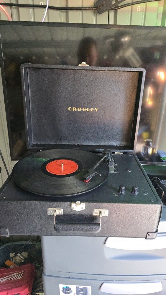 CROSLEY Vinyl Player And Record 