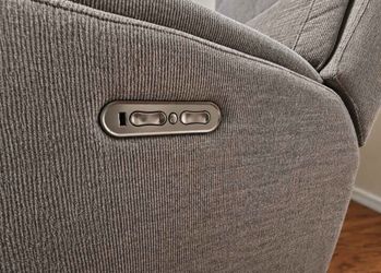 Three seat recliner sofas