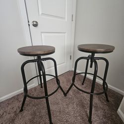 Swivel Bar Stools *LIKE NEW*