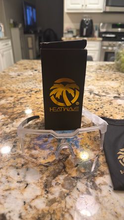 Blue polarized photochromic lenses