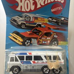 Hot Wheel Greyhound Bus 