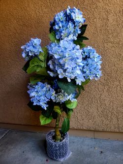 Faux Hydrangea Tree