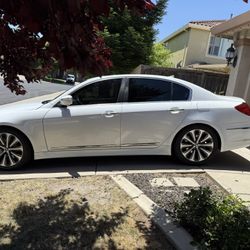 2013 Hyundai Genesis