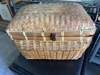 Vintage Chinese Split Bamboo Herringbone Weave Storage Trunk/Basket
