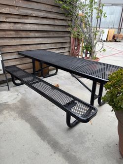 Pic Nic table