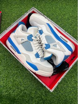 Jordan 4 “Military Blue” OG Pair Size 10