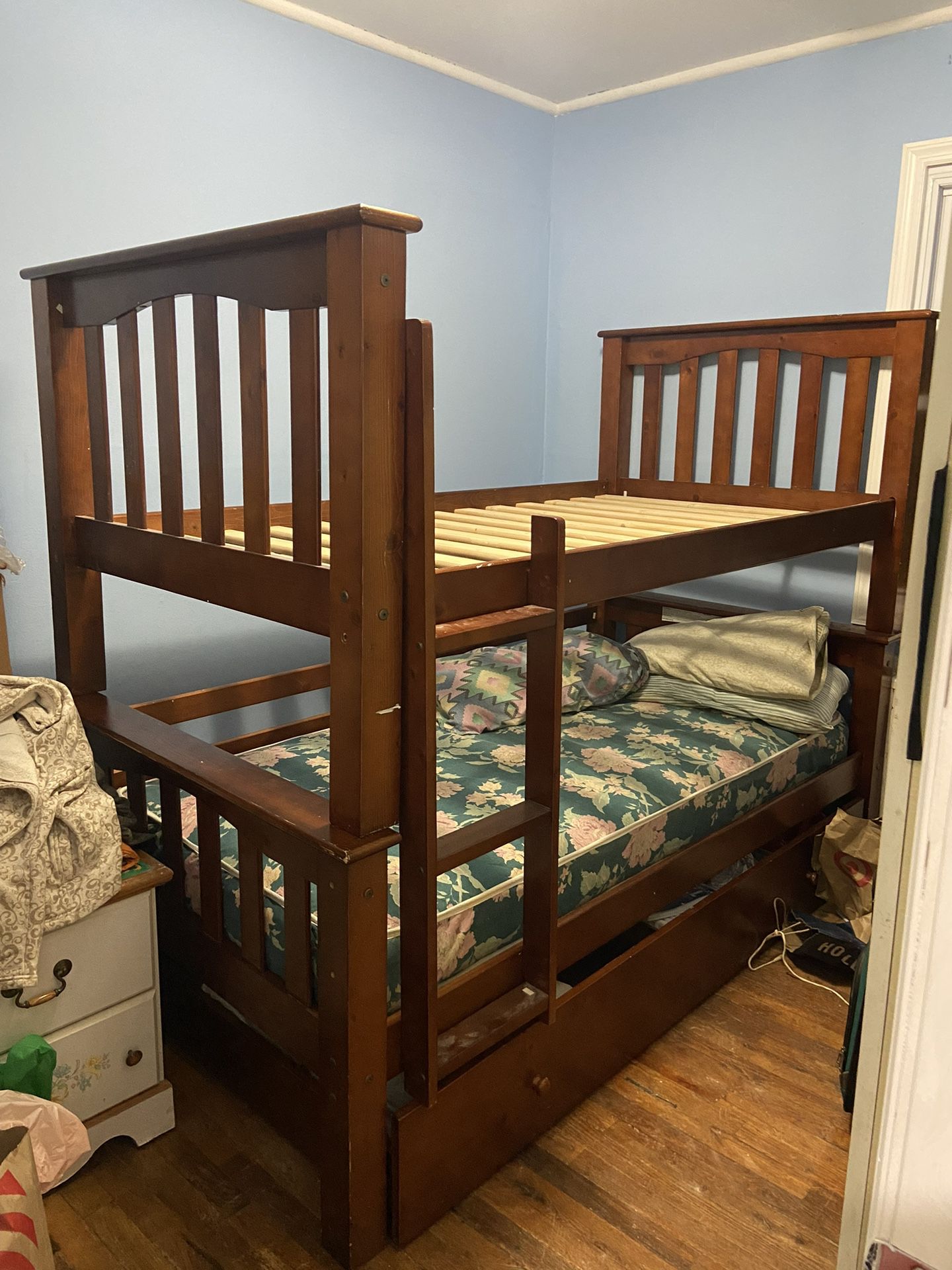 Twin Size Solid Wood Bunk Bed With Trundle 