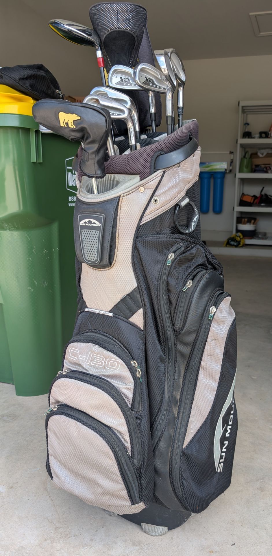 Golf clubs, bag & accessories
