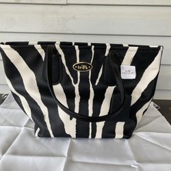Coach Luxury Cross Grain Zebra Bag Tote Women's  Black / White
