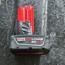 Milwaukee M12 12-Volt Lithium-lon XC Extended Capacity Battery Pack 4.0Ah
