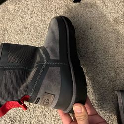 Cheap!! Like New UGGS MENS 9