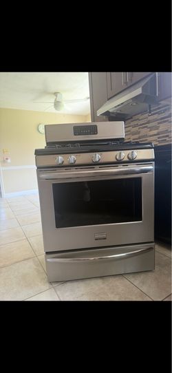 Frigidaire Gallery GAS stove