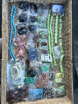 Jewelry Mix Lot ( Glass n Stones Beads