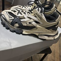 Balenciaga Runner 