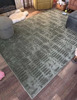 7'10 x 10 ft Green Area Rug