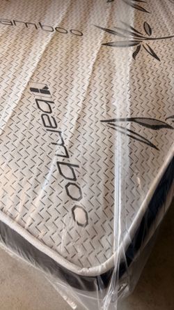Queen mattress with Boxspring (ablamos español)