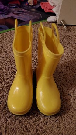 Toddler Yellow Rainboots size 8