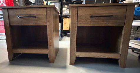 Set of 2 nightstands
